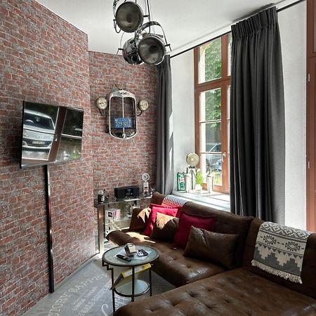 Ruhige Wohnung Im Fabrikstil In เคมนิตซ์ ภายนอก รูปภาพ