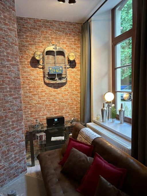 Ruhige Wohnung Im Fabrikstil In เคมนิตซ์ ภายนอก รูปภาพ
