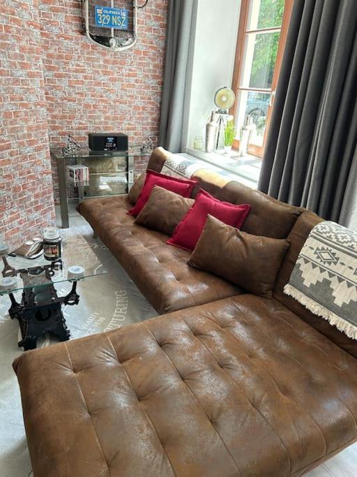 Ruhige Wohnung Im Fabrikstil In เคมนิตซ์ ภายนอก รูปภาพ
