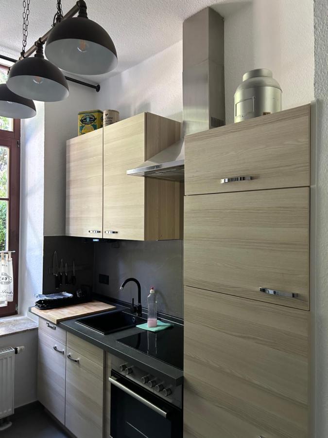 Ruhige Wohnung Im Fabrikstil In เคมนิตซ์ ภายนอก รูปภาพ