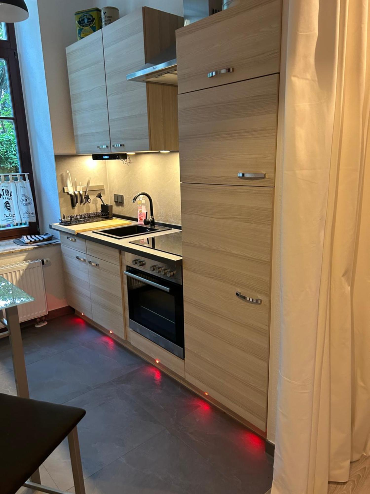 Ruhige Wohnung Im Fabrikstil In เคมนิตซ์ ภายนอก รูปภาพ