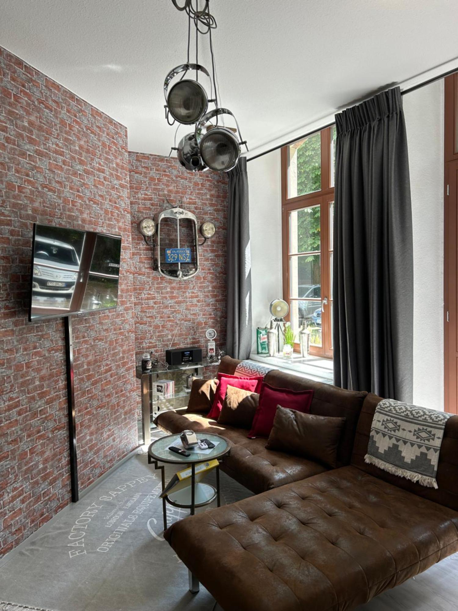 Ruhige Wohnung Im Fabrikstil In เคมนิตซ์ ภายนอก รูปภาพ